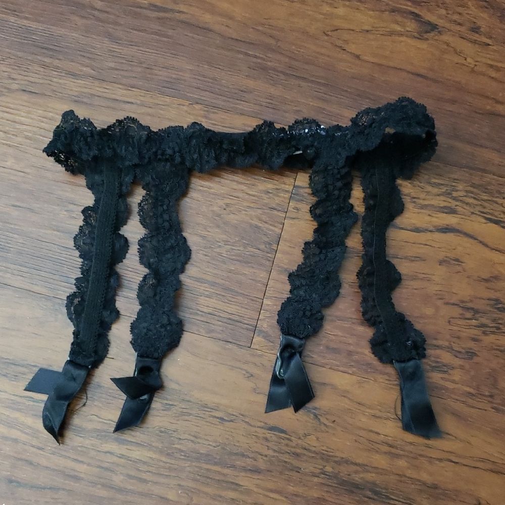 Victorias Secret Black Lace Garter Belt Size M Chic Dainty Fairy Whimsigoth